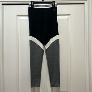 Aurique Women’s Leggings. Size Small-8. Like new. Black/white/grey.